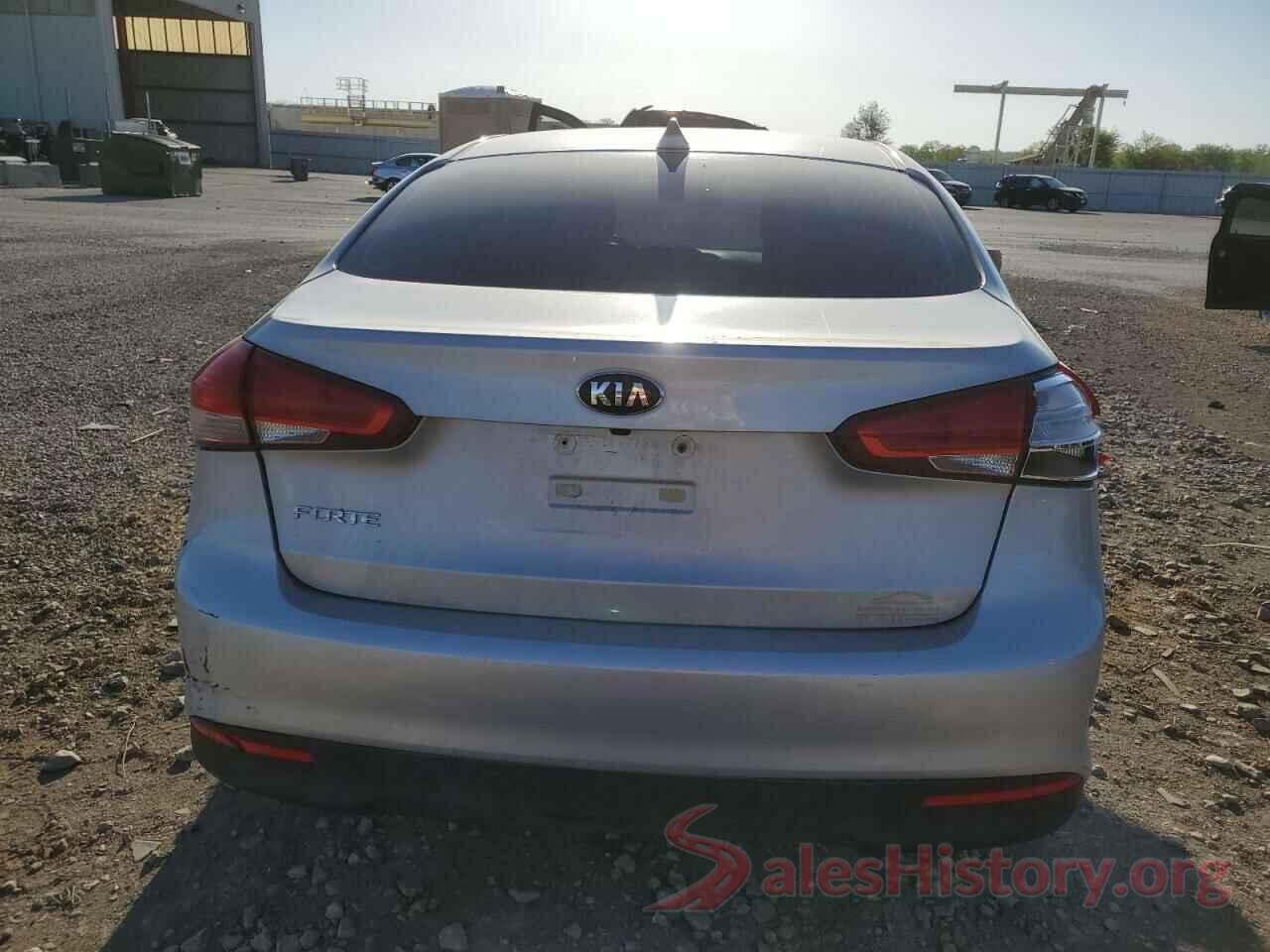 3KPFL4A7XJE187339 2018 KIA FORTE