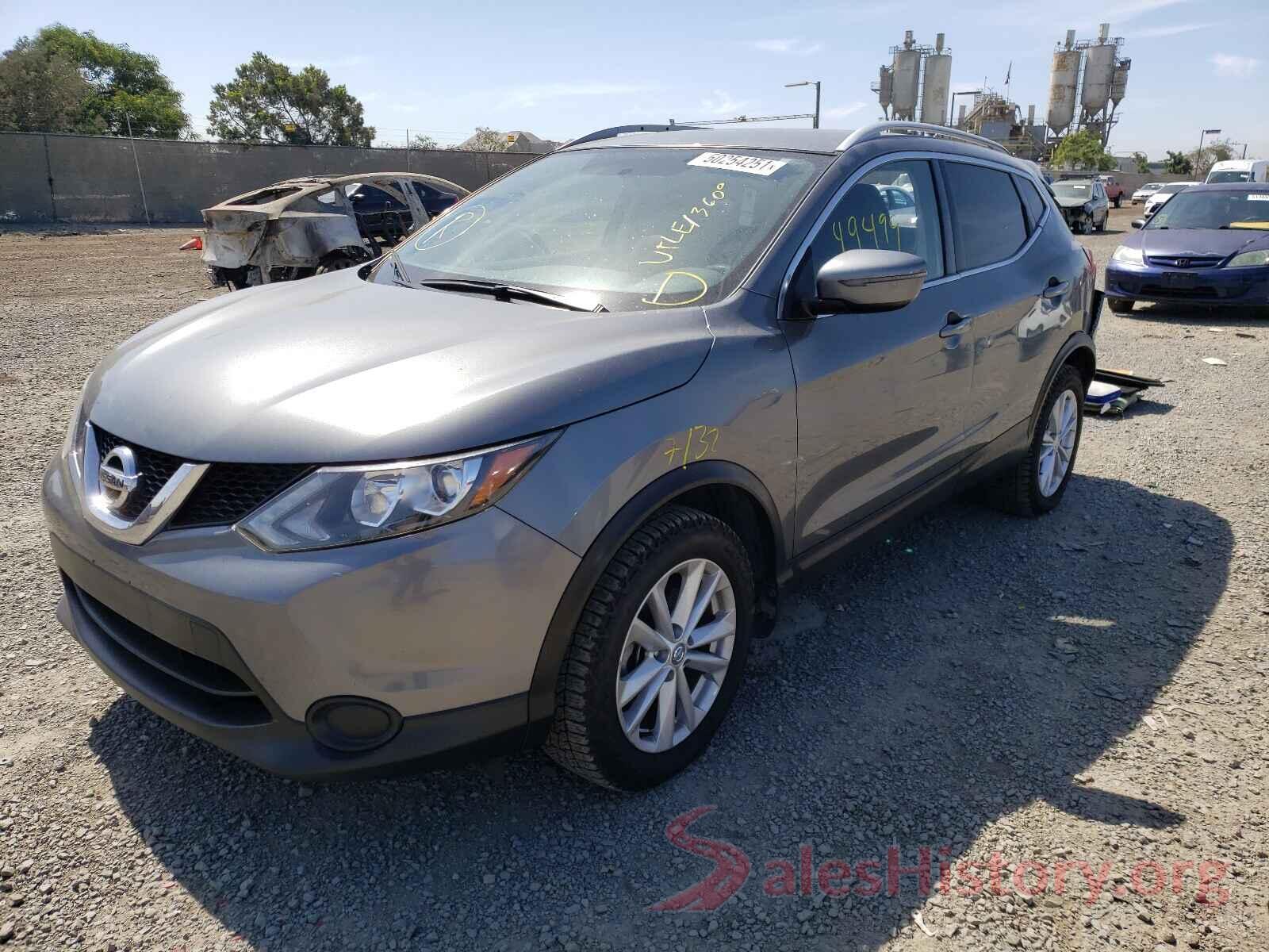 JN1BJ1CP4JW106585 2018 NISSAN ROGUE