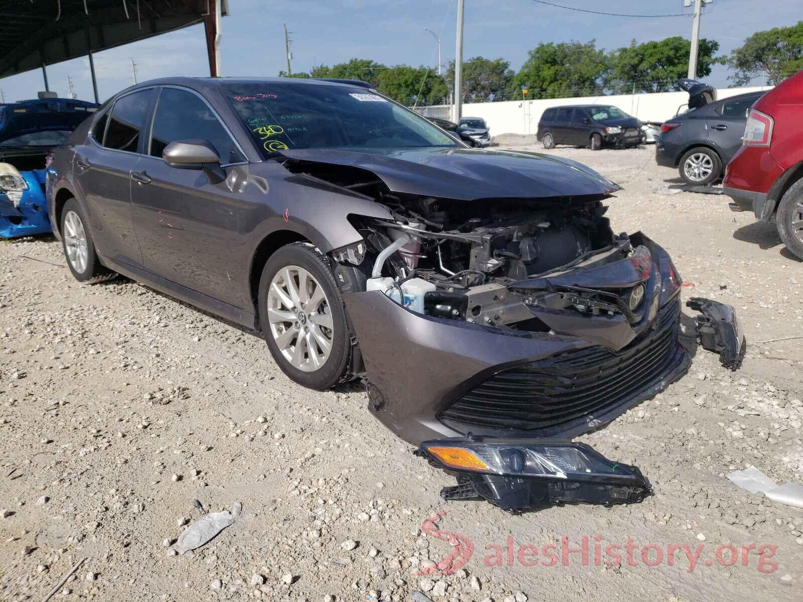 4T1B11HK1JU563436 2018 TOYOTA CAMRY