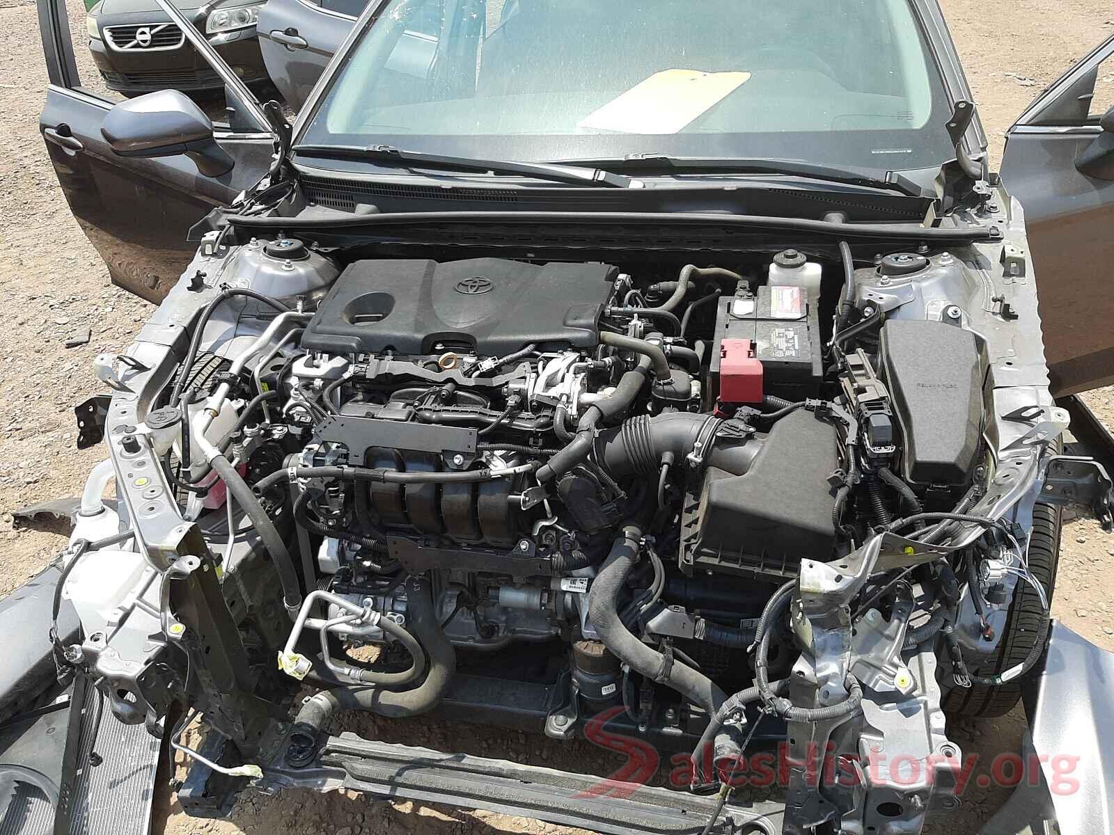 4T1B11HK3JU047272 2018 TOYOTA CAMRY