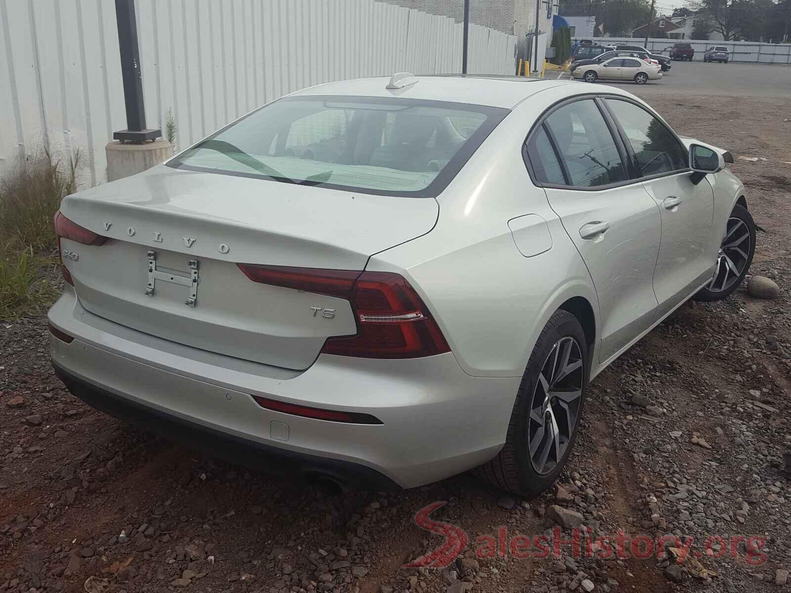 7JR102FK7KG011856 2019 VOLVO S60