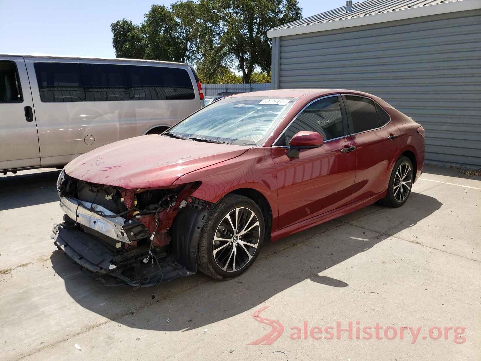 4T1B11HK9JU676485 2018 TOYOTA CAMRY