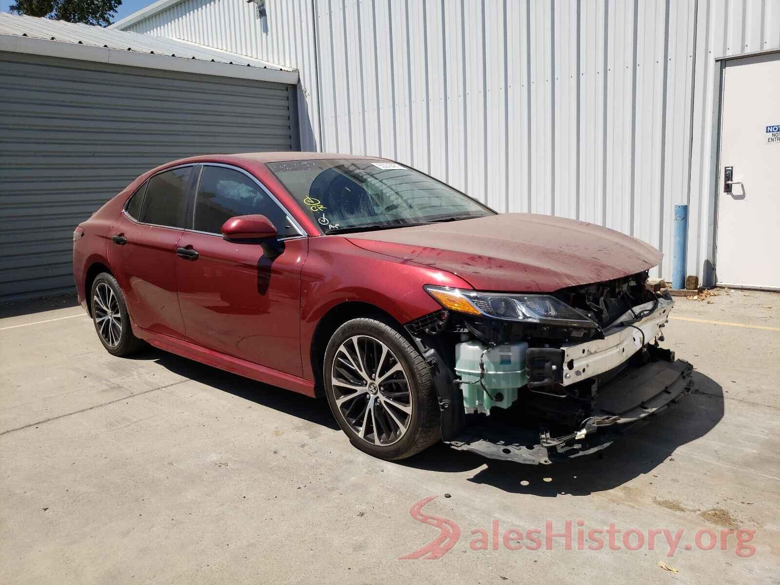 4T1B11HK9JU676485 2018 TOYOTA CAMRY