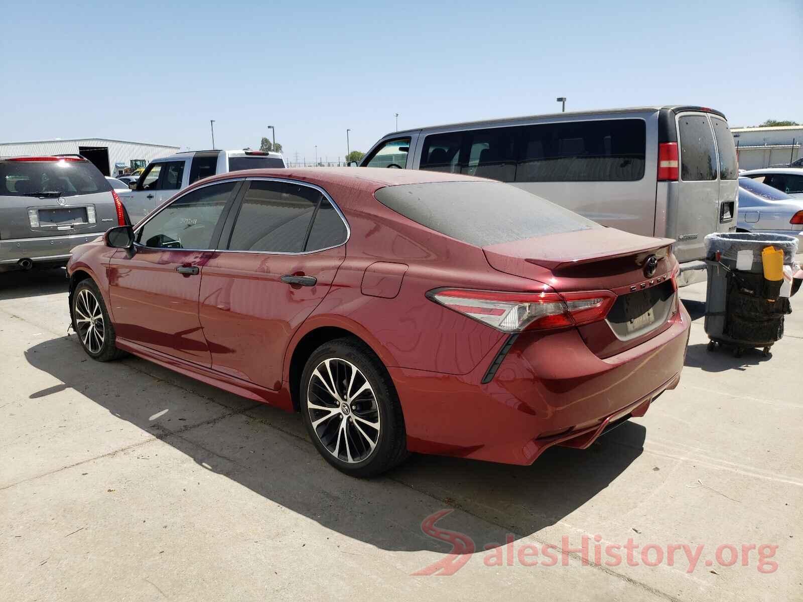 4T1B11HK9JU676485 2018 TOYOTA CAMRY