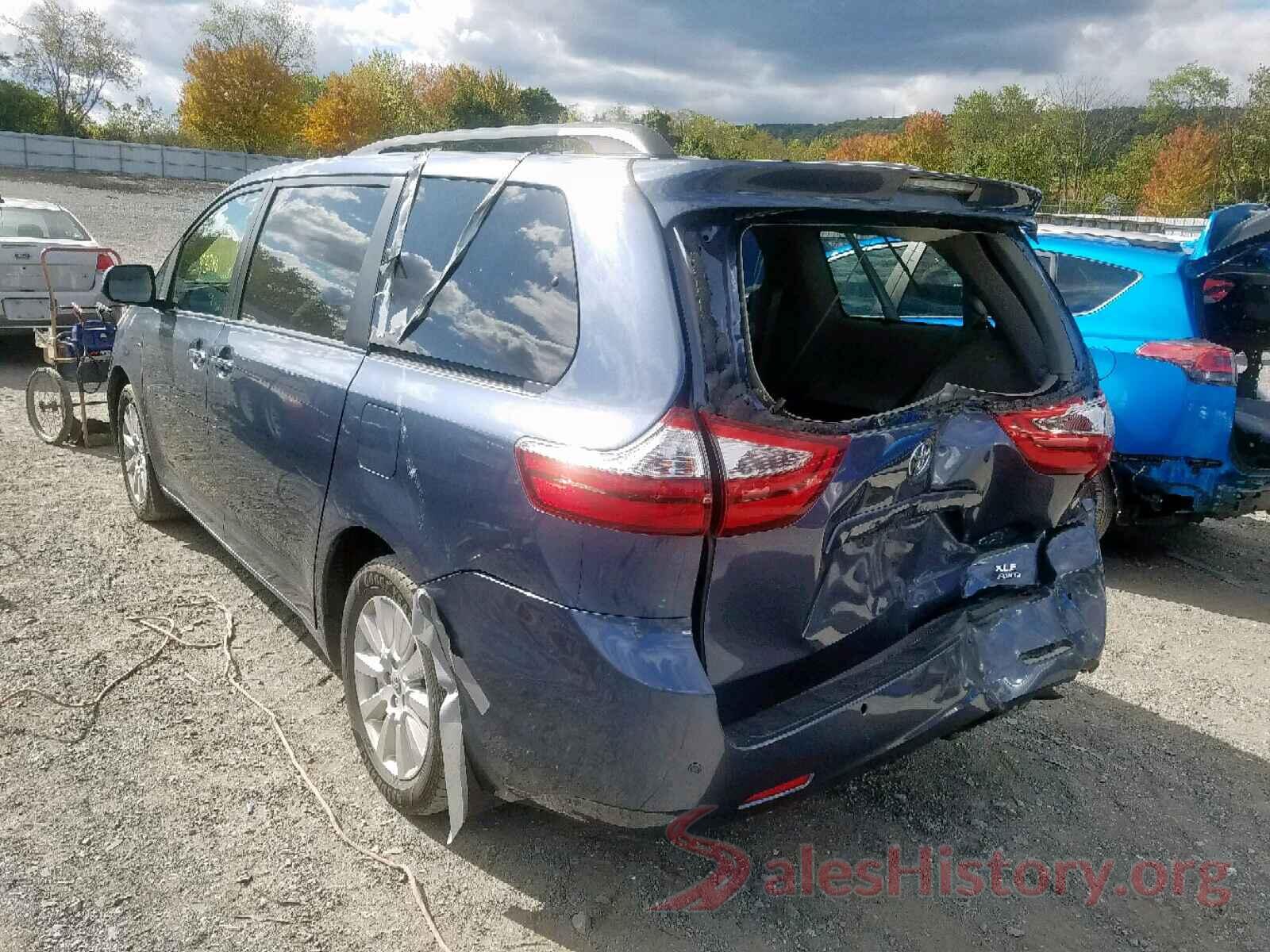 5TDDZ3DC0HS165293 2017 TOYOTA SIENNA XLE