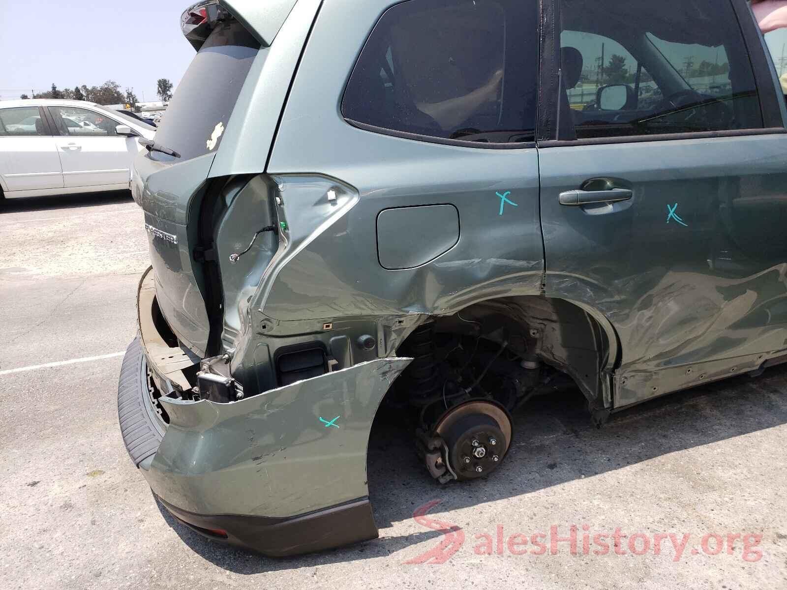 JF2SJAGC5JH429666 2018 SUBARU FORESTER