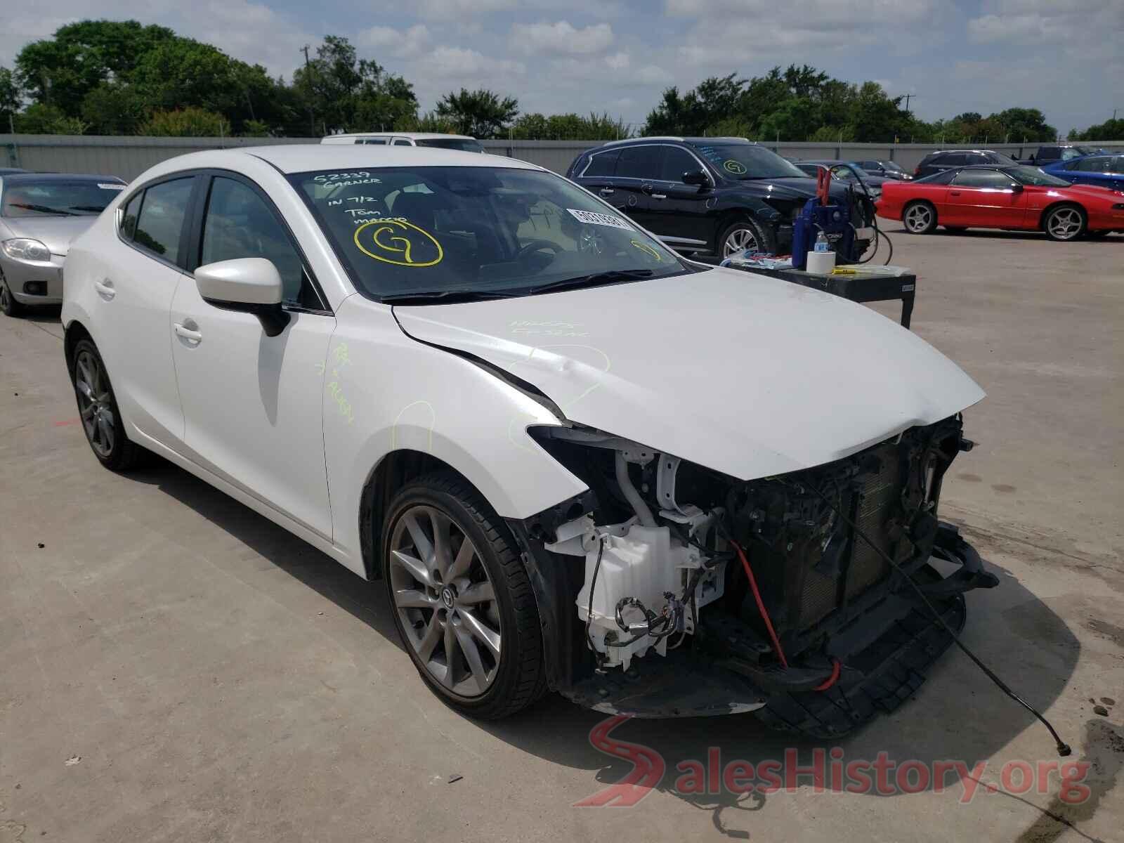 3MZBN1V34JM203276 2018 MAZDA 3