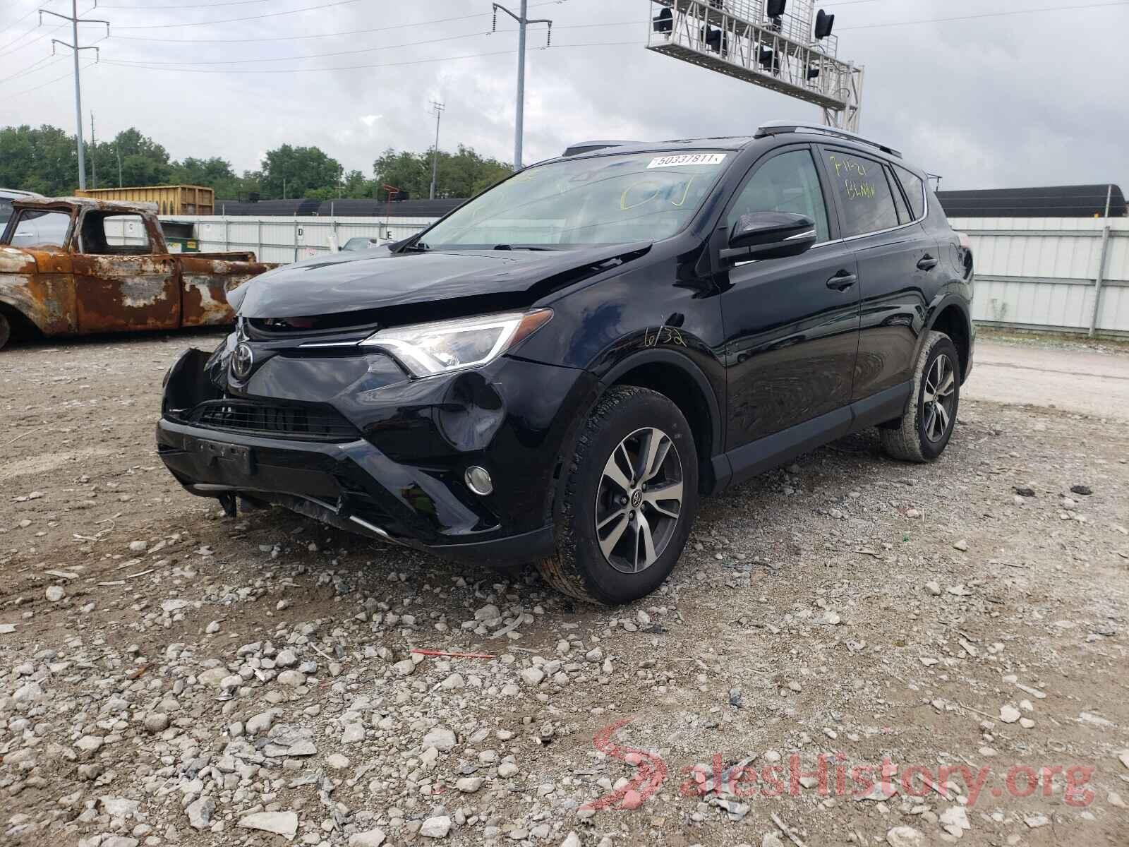 2T3RFREV7JW700559 2018 TOYOTA RAV4