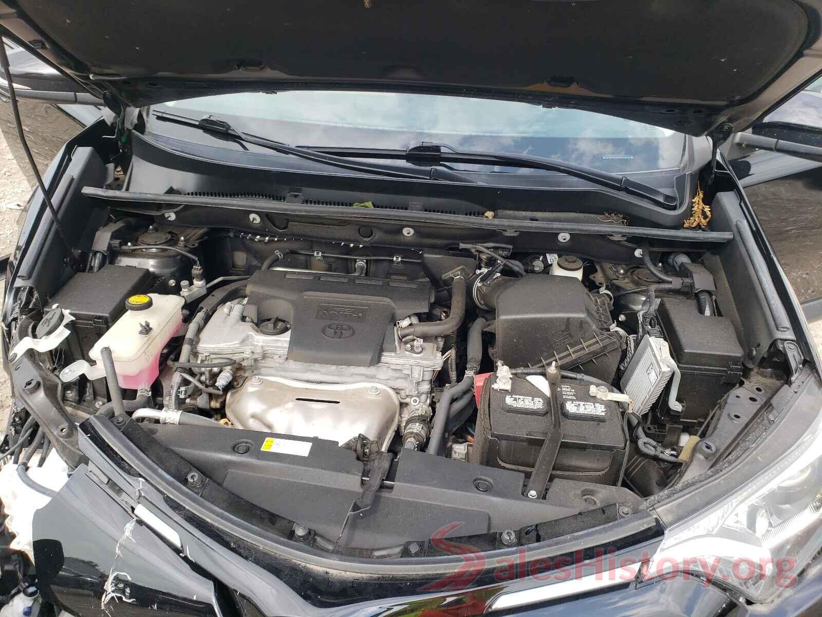 2T3RFREV7JW700559 2018 TOYOTA RAV4