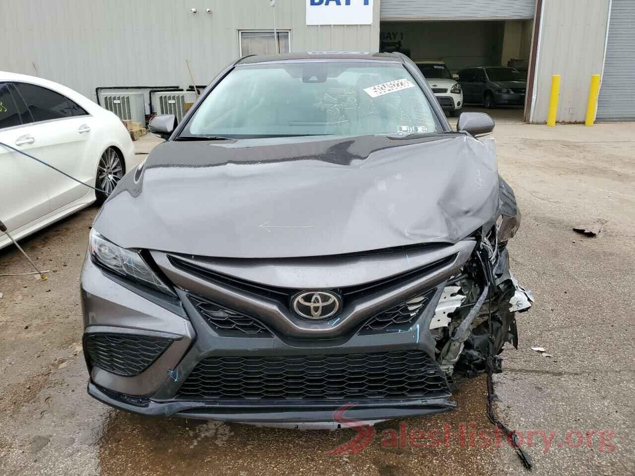 4T1G11AK0NU693780 2022 TOYOTA CAMRY