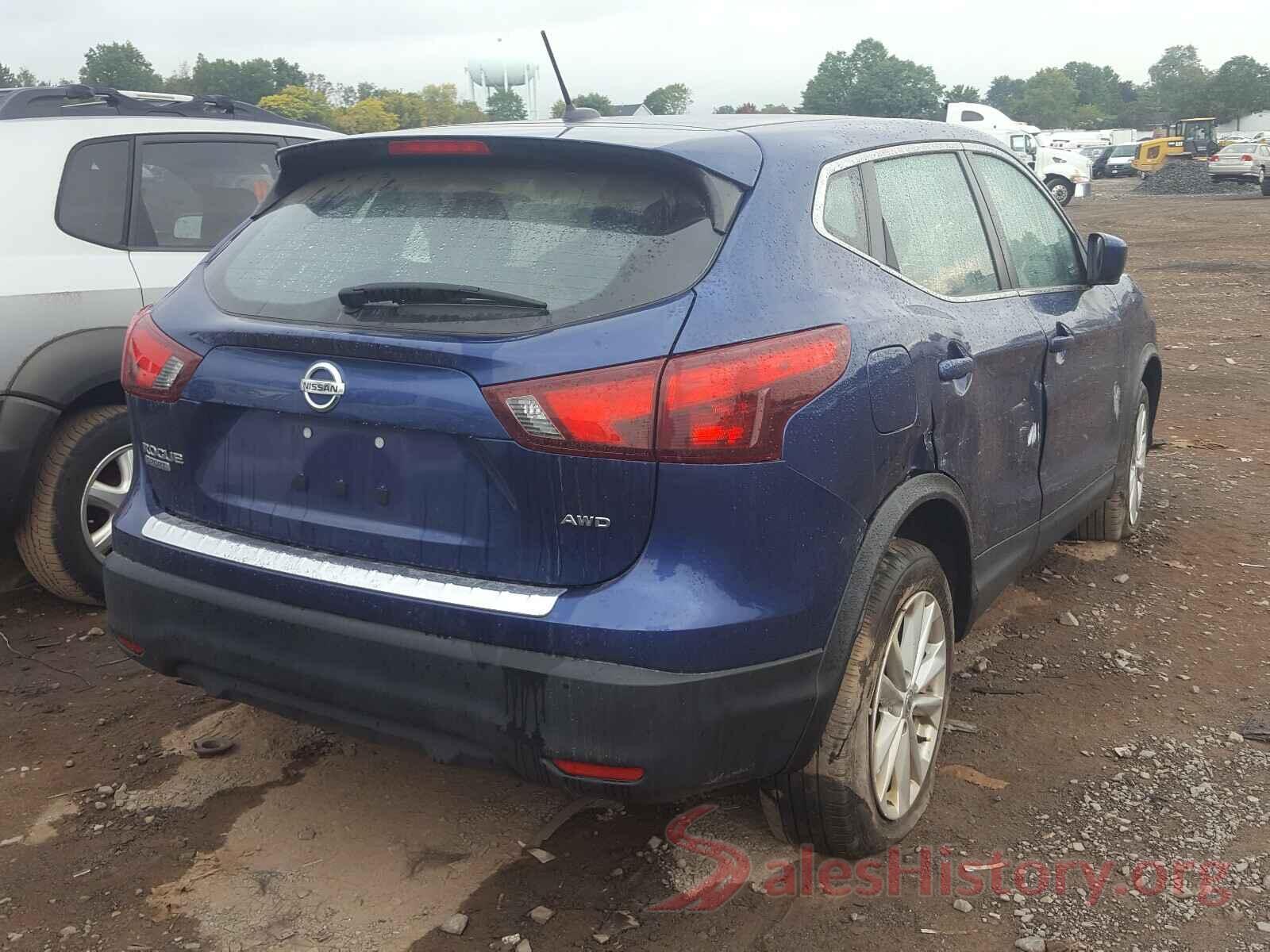 JN1BJ1CR2JW251867 2018 NISSAN ROGUE