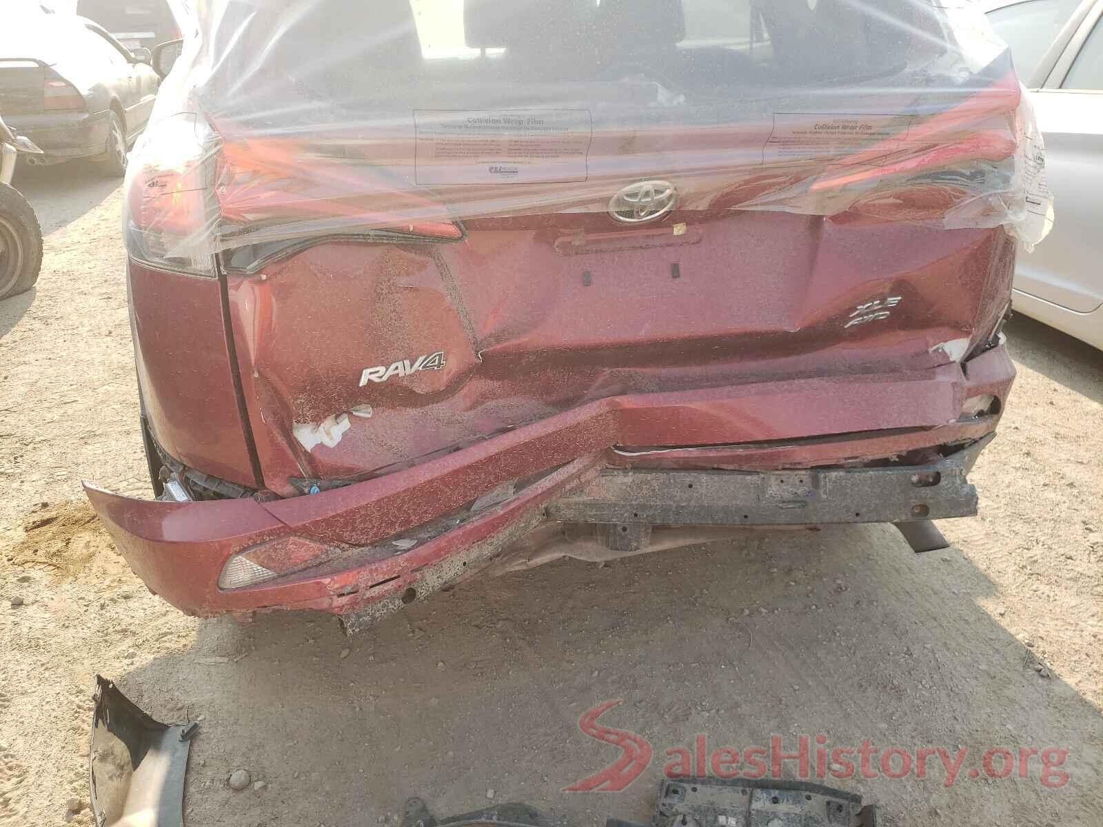 2T3RFREV3JW813800 2018 TOYOTA RAV4