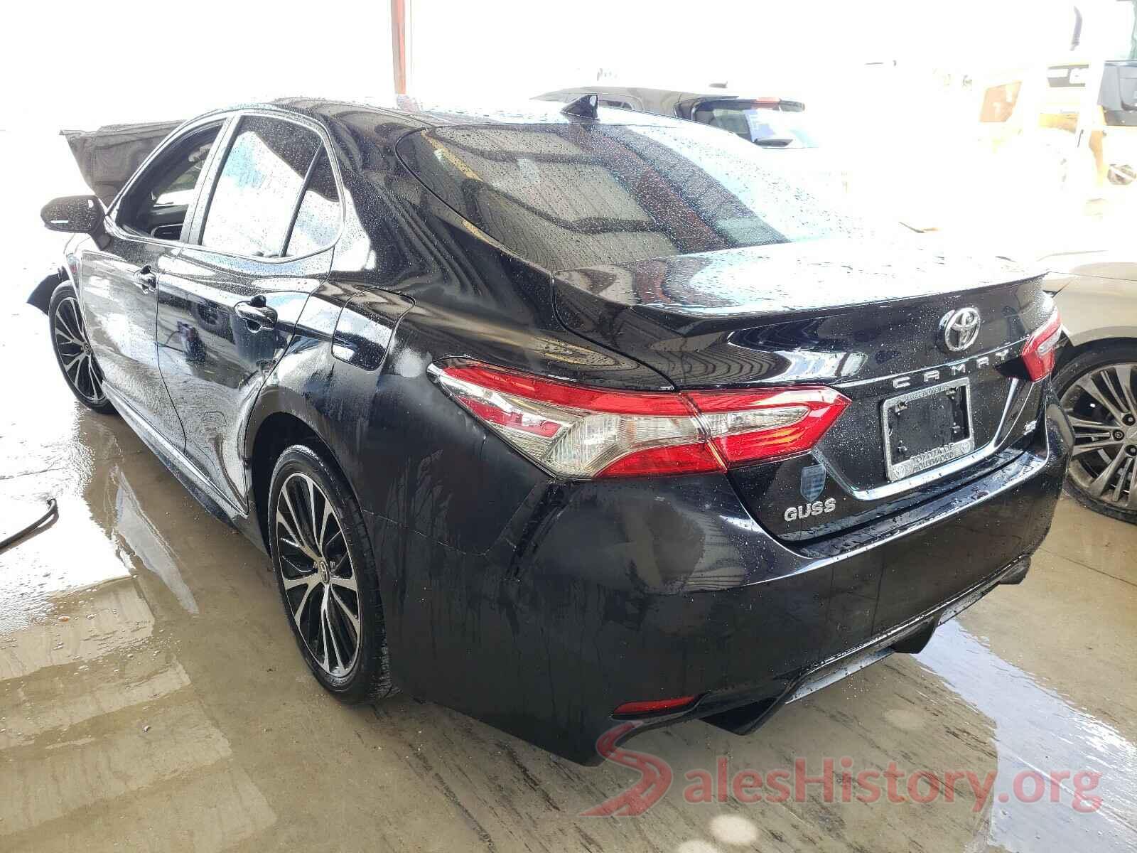 4T1B11HK0JU007988 2018 TOYOTA CAMRY