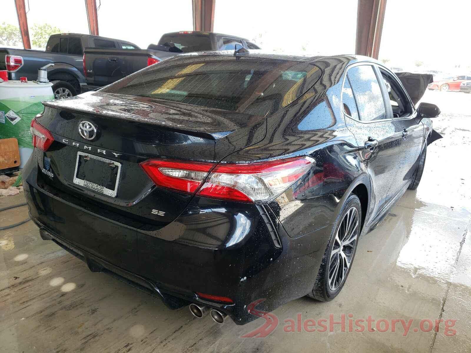 4T1B11HK0JU007988 2018 TOYOTA CAMRY