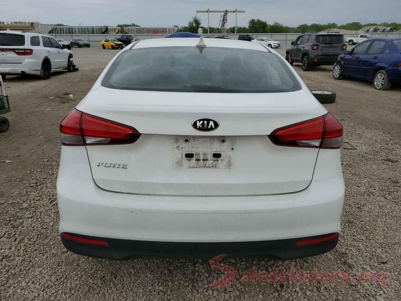 3KPFK4A75JE168376 2018 KIA FORTE