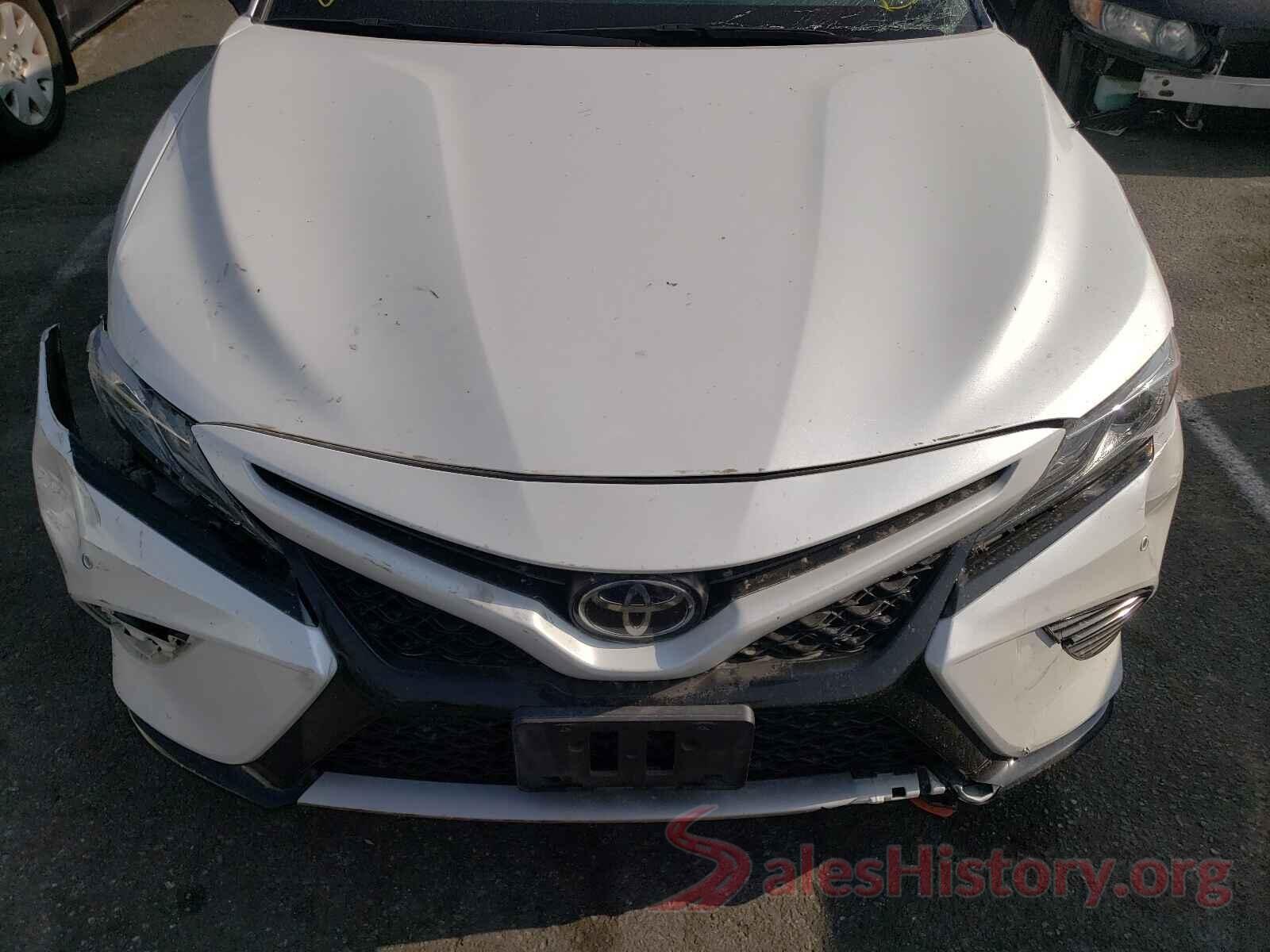 4T1B61HK2JU159255 2018 TOYOTA CAMRY