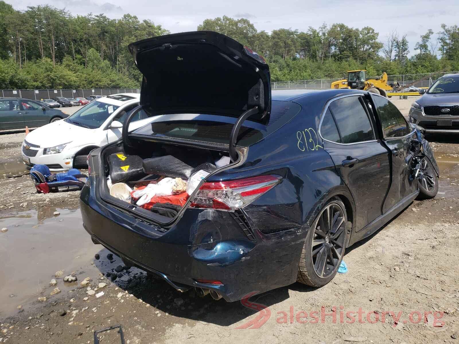 4T1B61HK9JU570961 2018 TOYOTA CAMRY