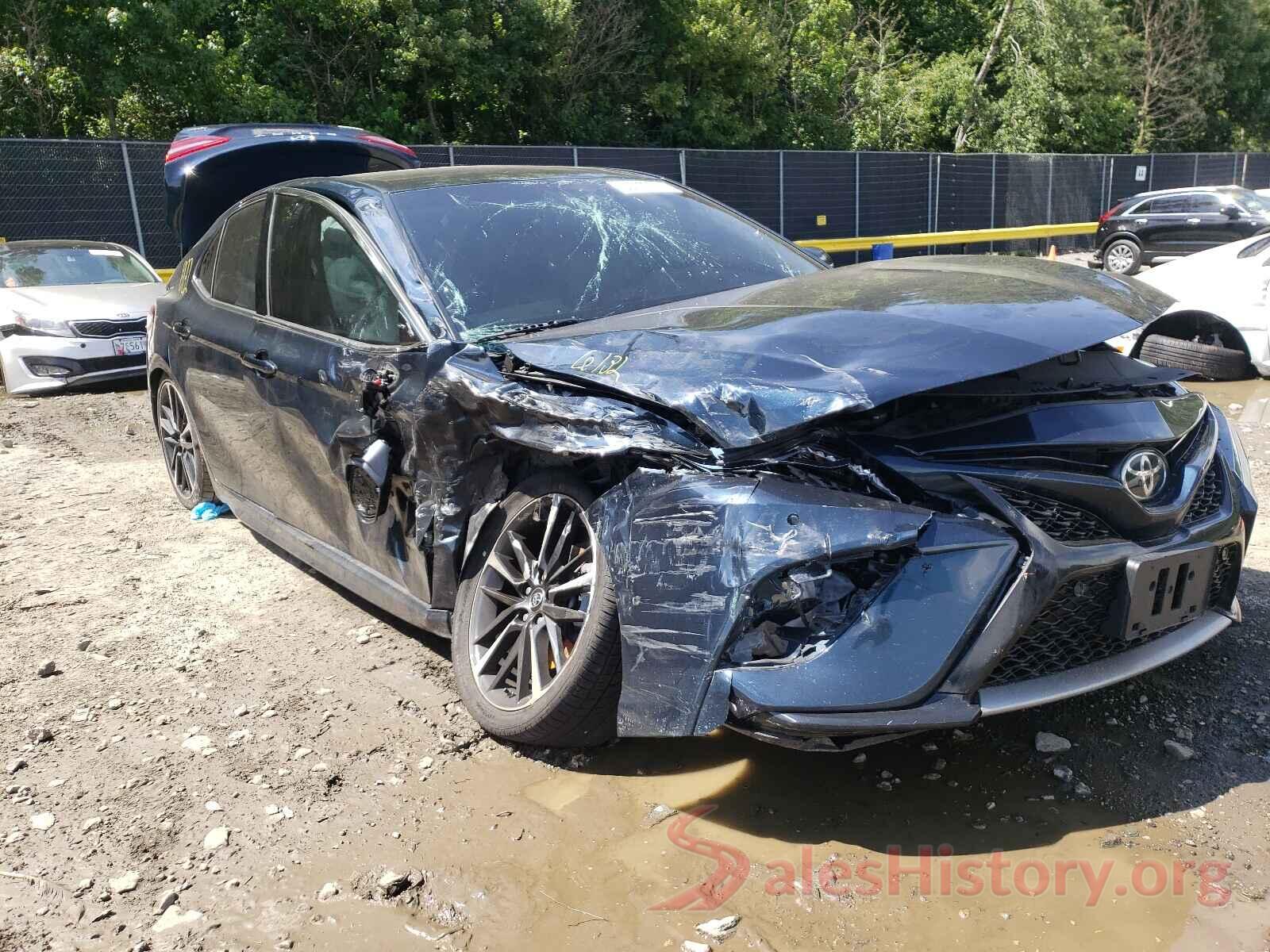 4T1B61HK9JU570961 2018 TOYOTA CAMRY