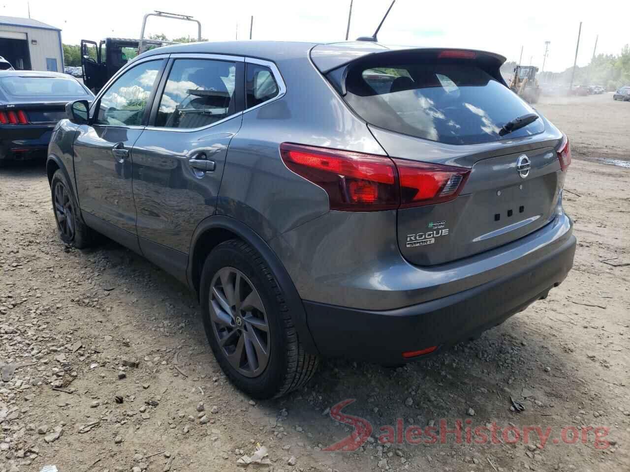 JN1BJ1CR1JW265887 2018 NISSAN ROGUE