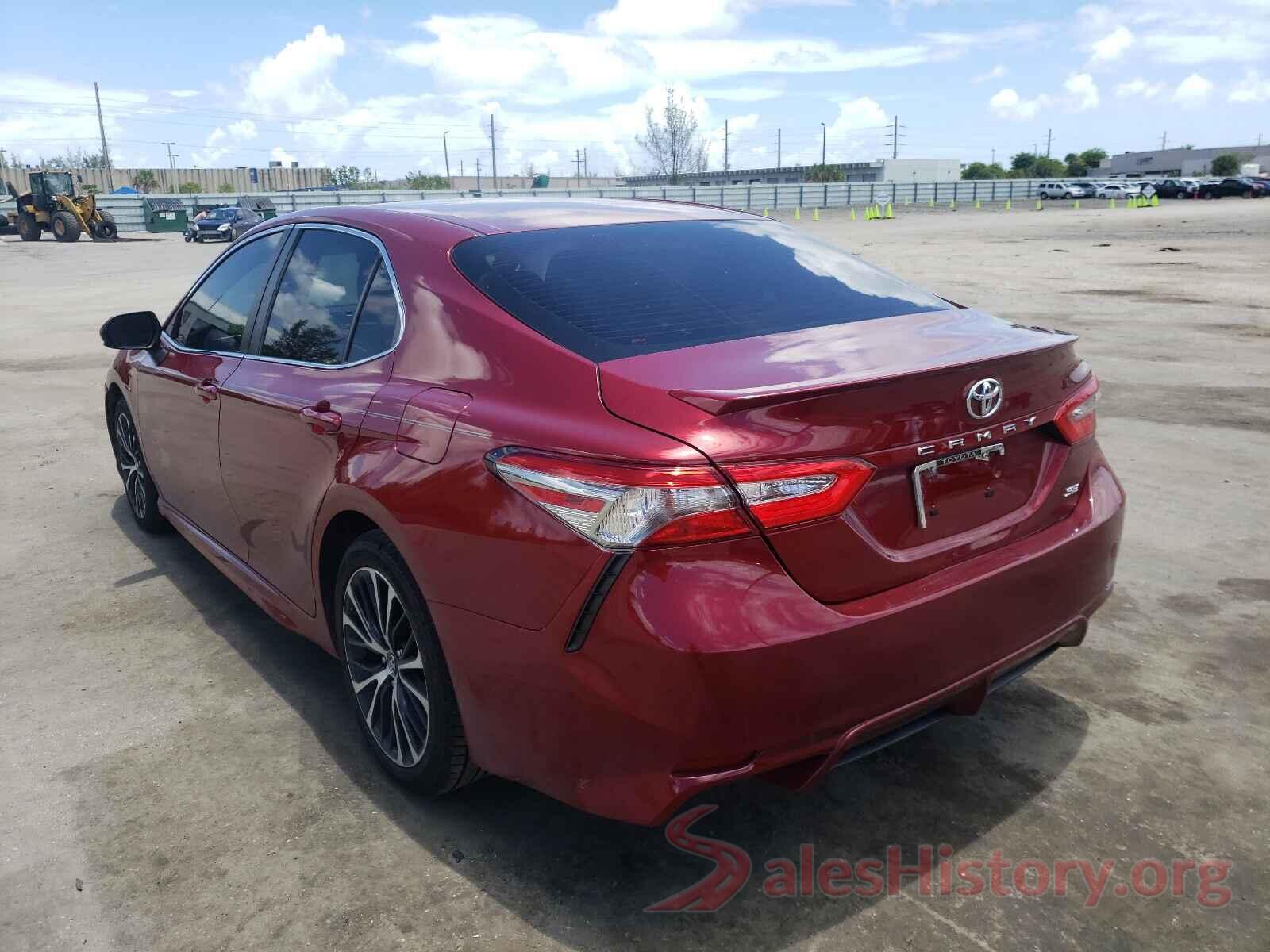 4T1B11HK5JU614372 2018 TOYOTA CAMRY