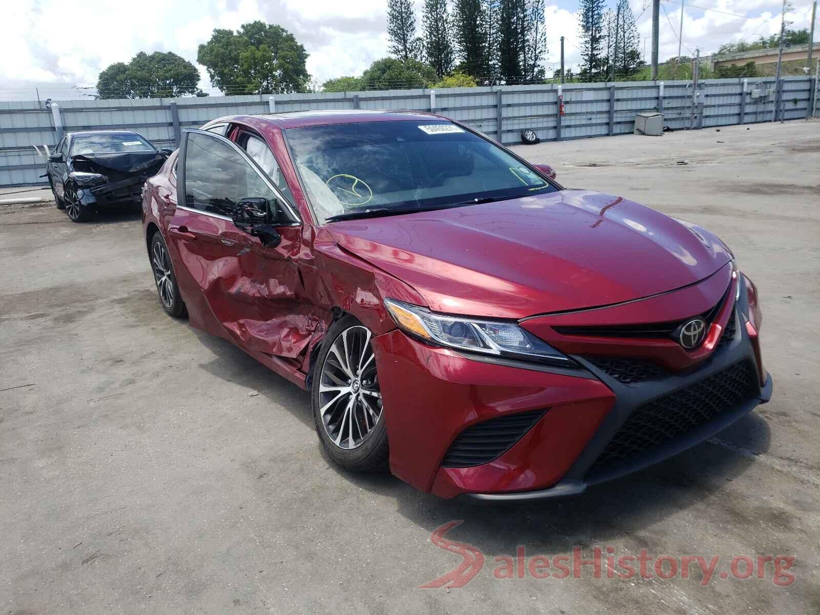 4T1B11HK5JU614372 2018 TOYOTA CAMRY