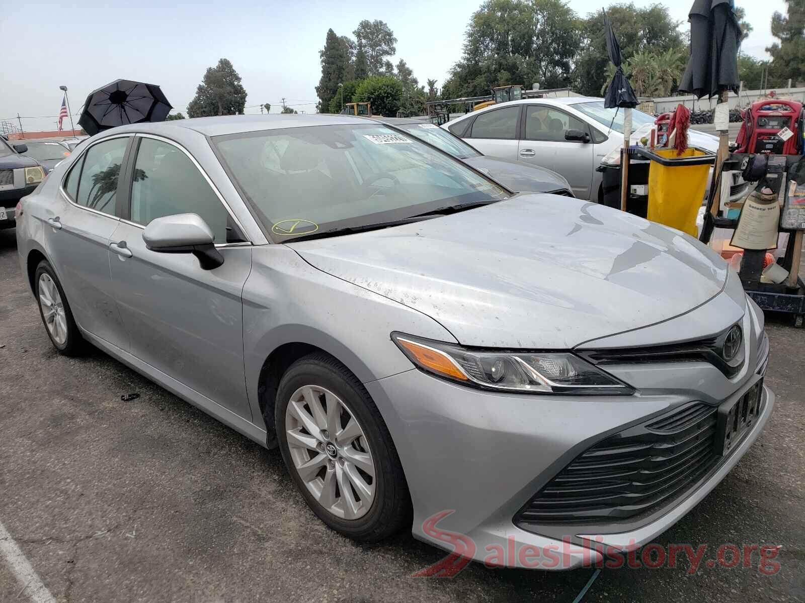 4T1B11HK2KU242863 2019 TOYOTA CAMRY