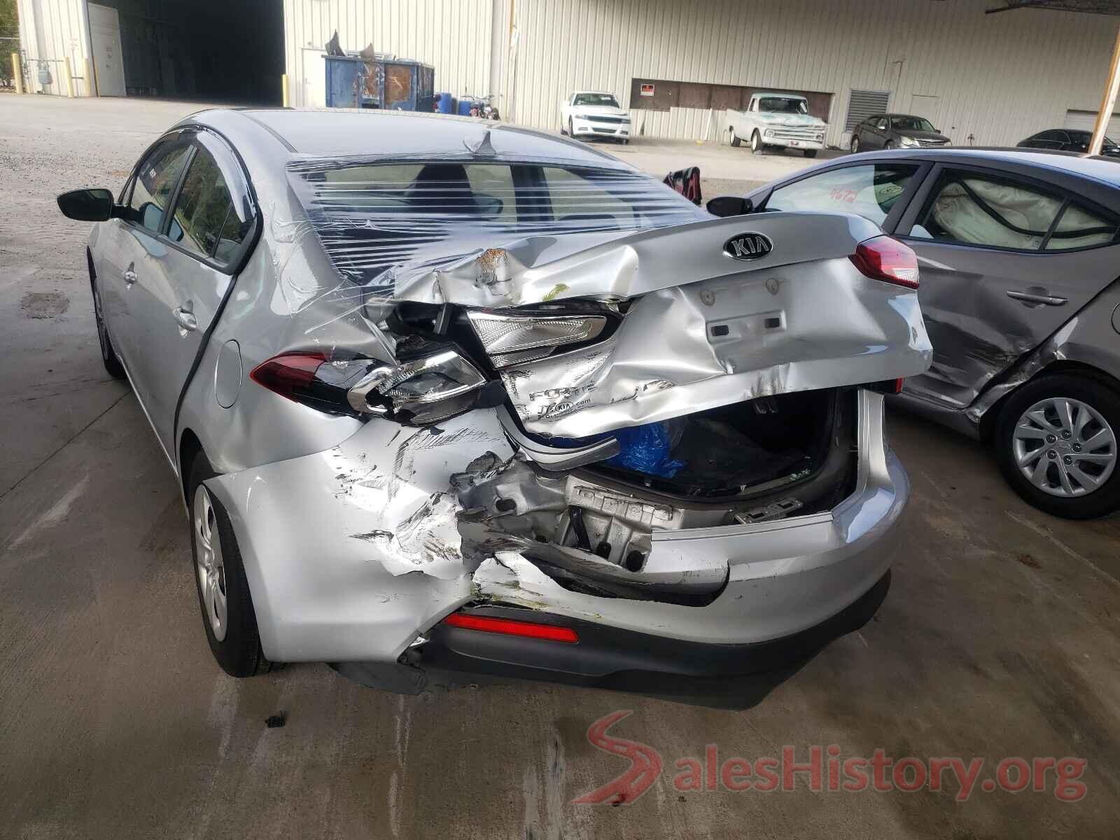 3KPFK4A74HE061555 2017 KIA FORTE