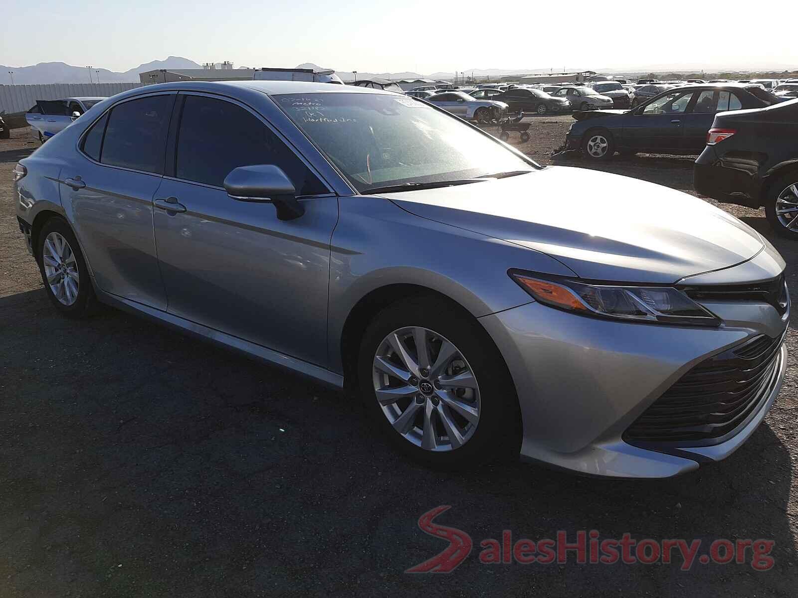 4T1B11HK3JU521804 2018 TOYOTA CAMRY