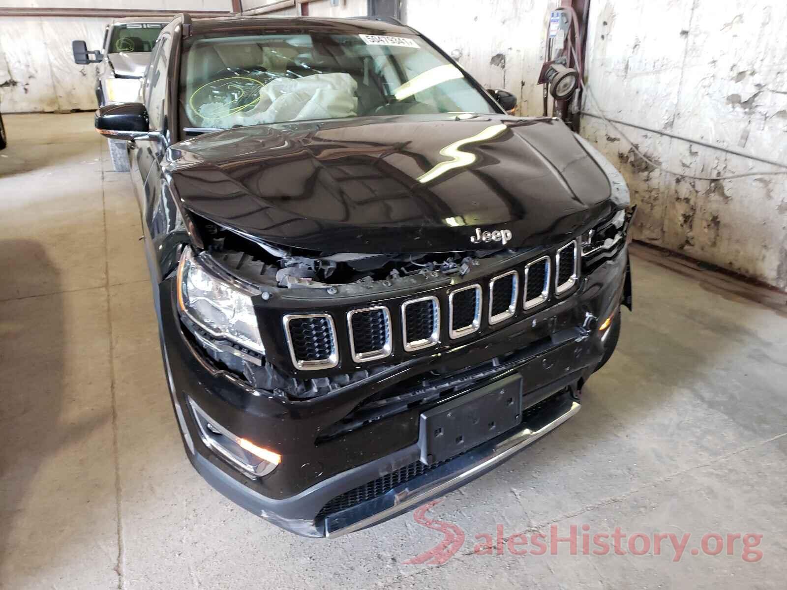 3C4NJDCB2JT143673 2018 JEEP COMPASS