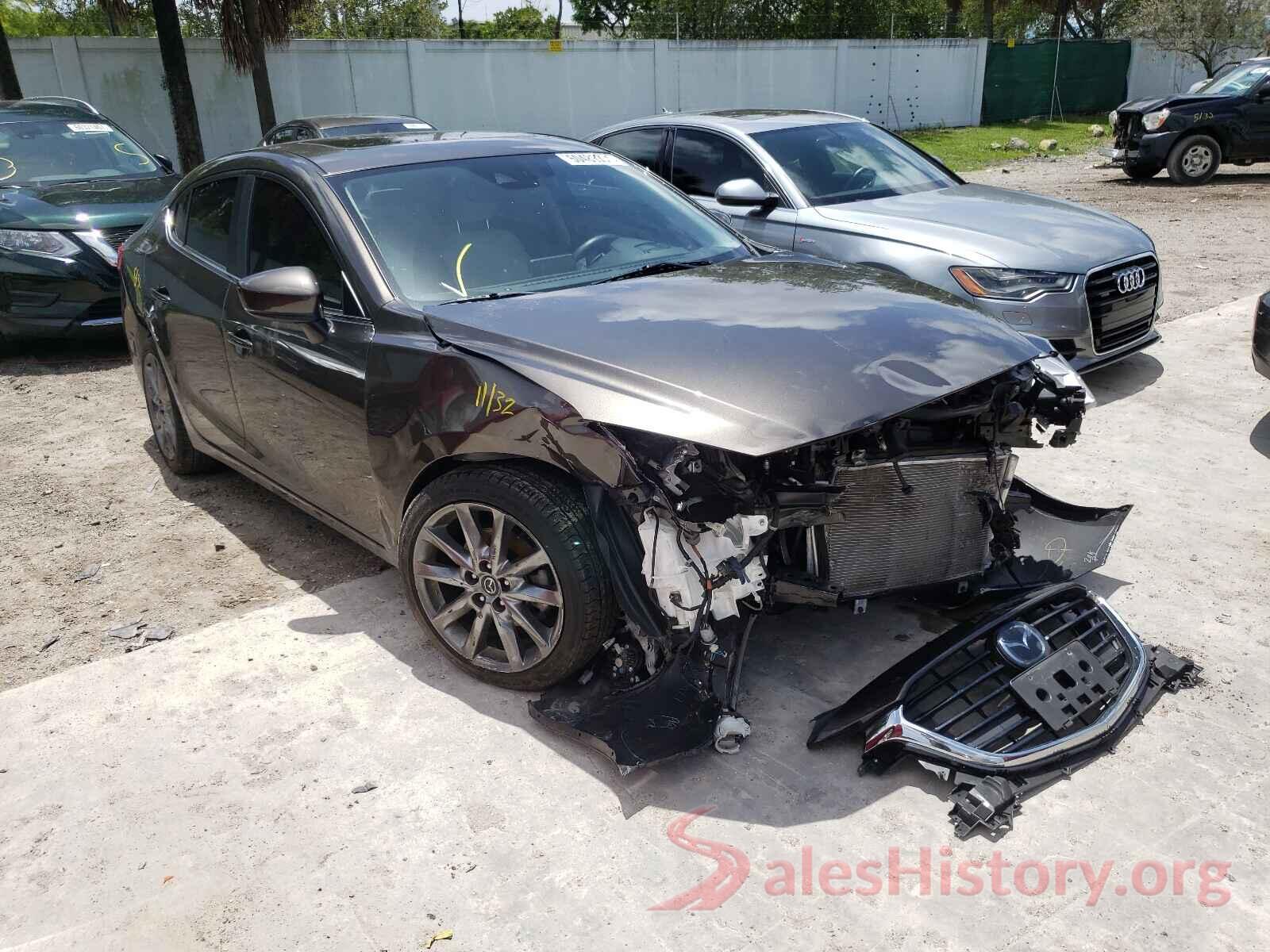 3MZBN1W30JM160859 2018 MAZDA 3