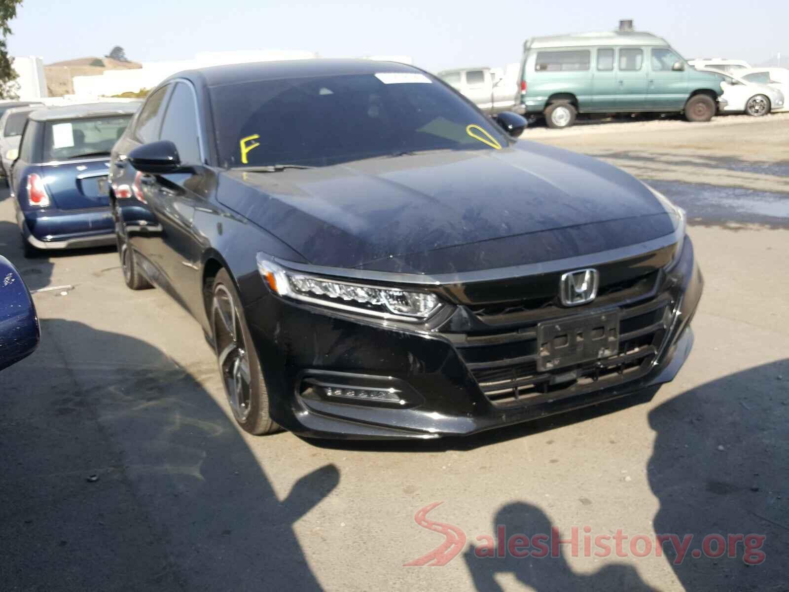 1HGCV1F30JA186819 2018 HONDA ACCORD