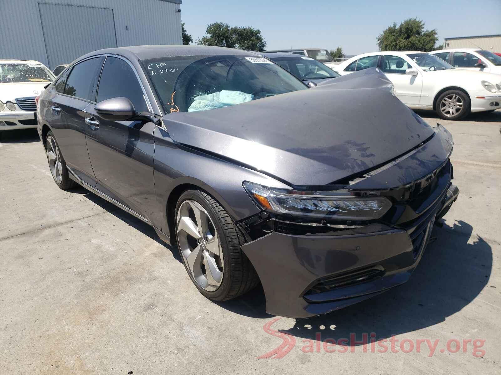 1HGCV1F93JA154824 2018 HONDA ACCORD