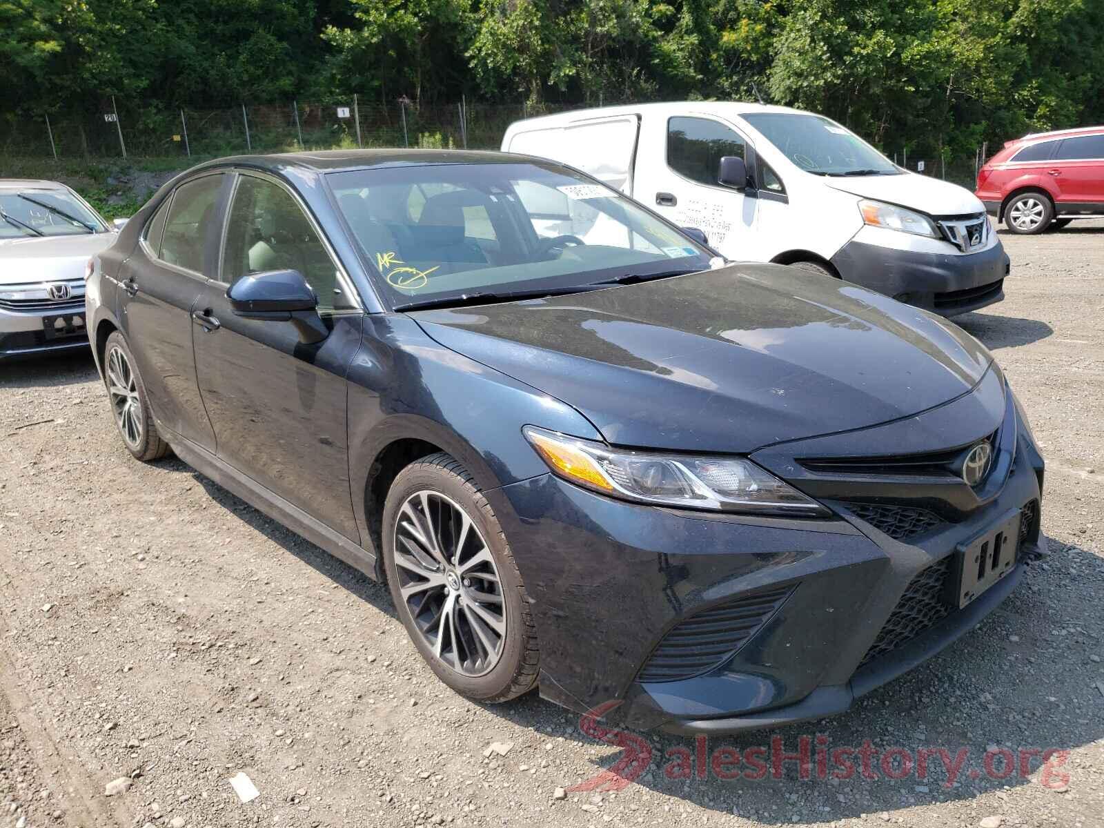 4T1B11HK4JU607719 2018 TOYOTA CAMRY