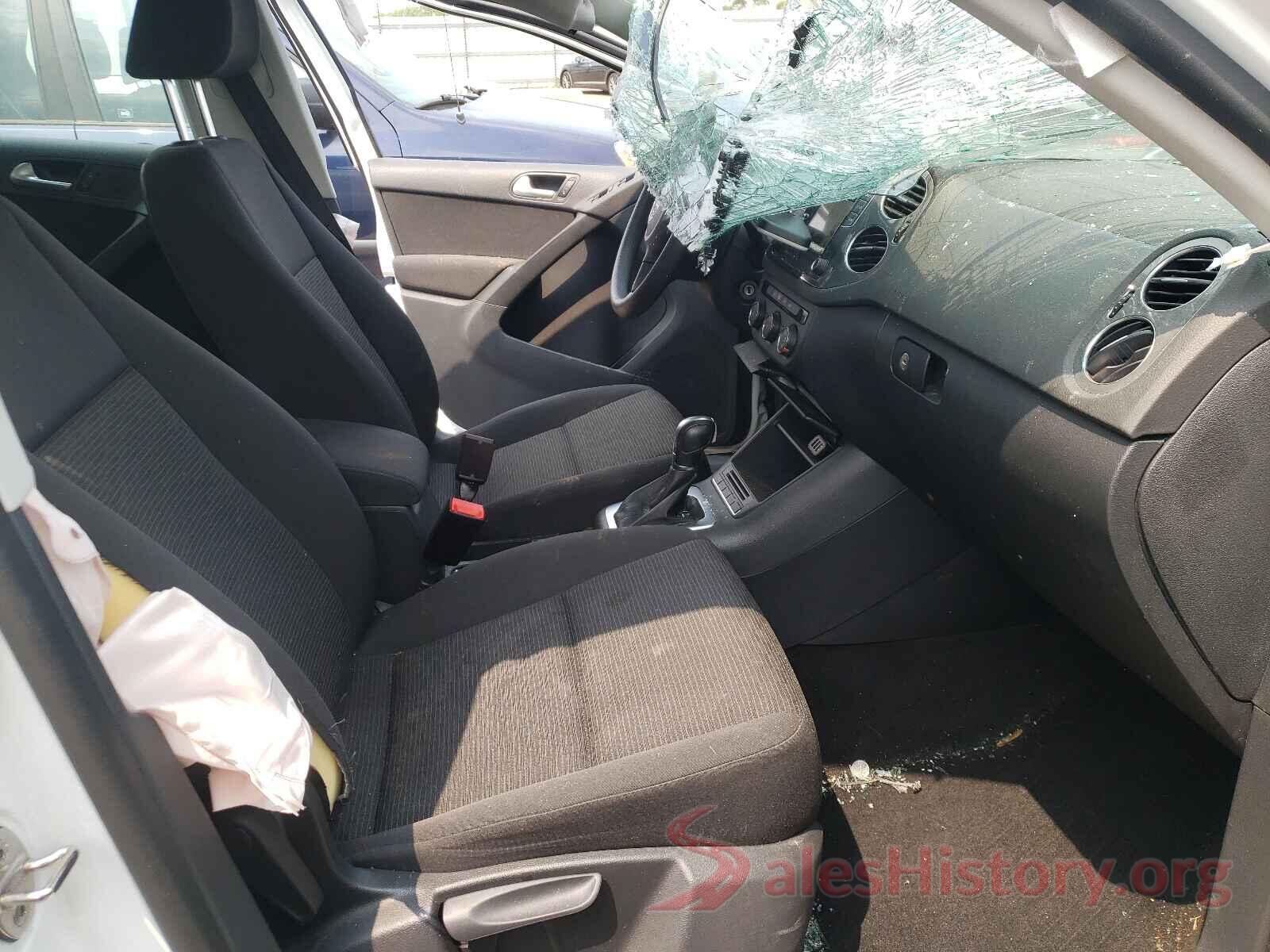 WVGAV7AX0HK054890 2017 VOLKSWAGEN TIGUAN