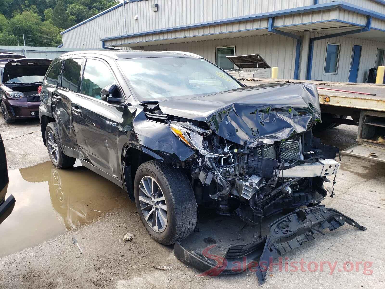 5TDJGRFH1KS077042 2019 TOYOTA HIGHLANDER