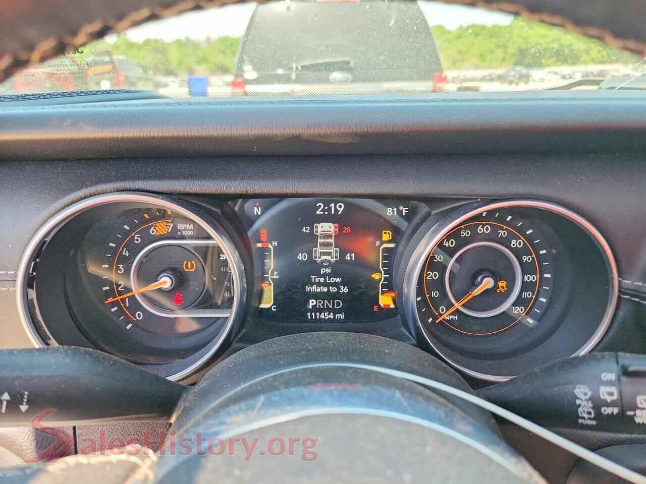 2018 JEEP WRANGLER VIN 1C4HJXEN8JW295523, interior center console