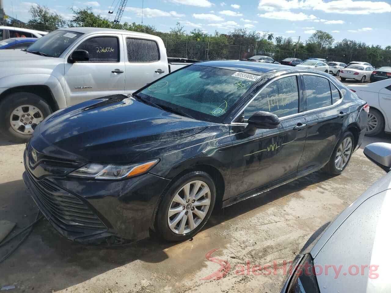 4T1B11HK1JU587686 2018 TOYOTA CAMRY