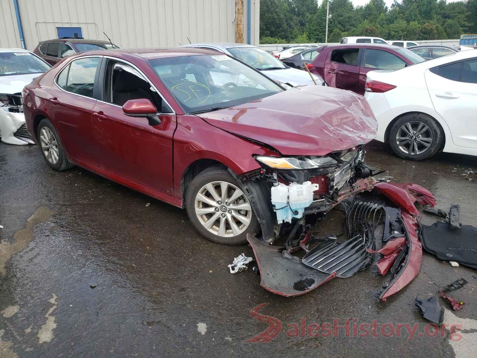 4T1B11HK2JU573862 2018 TOYOTA CAMRY