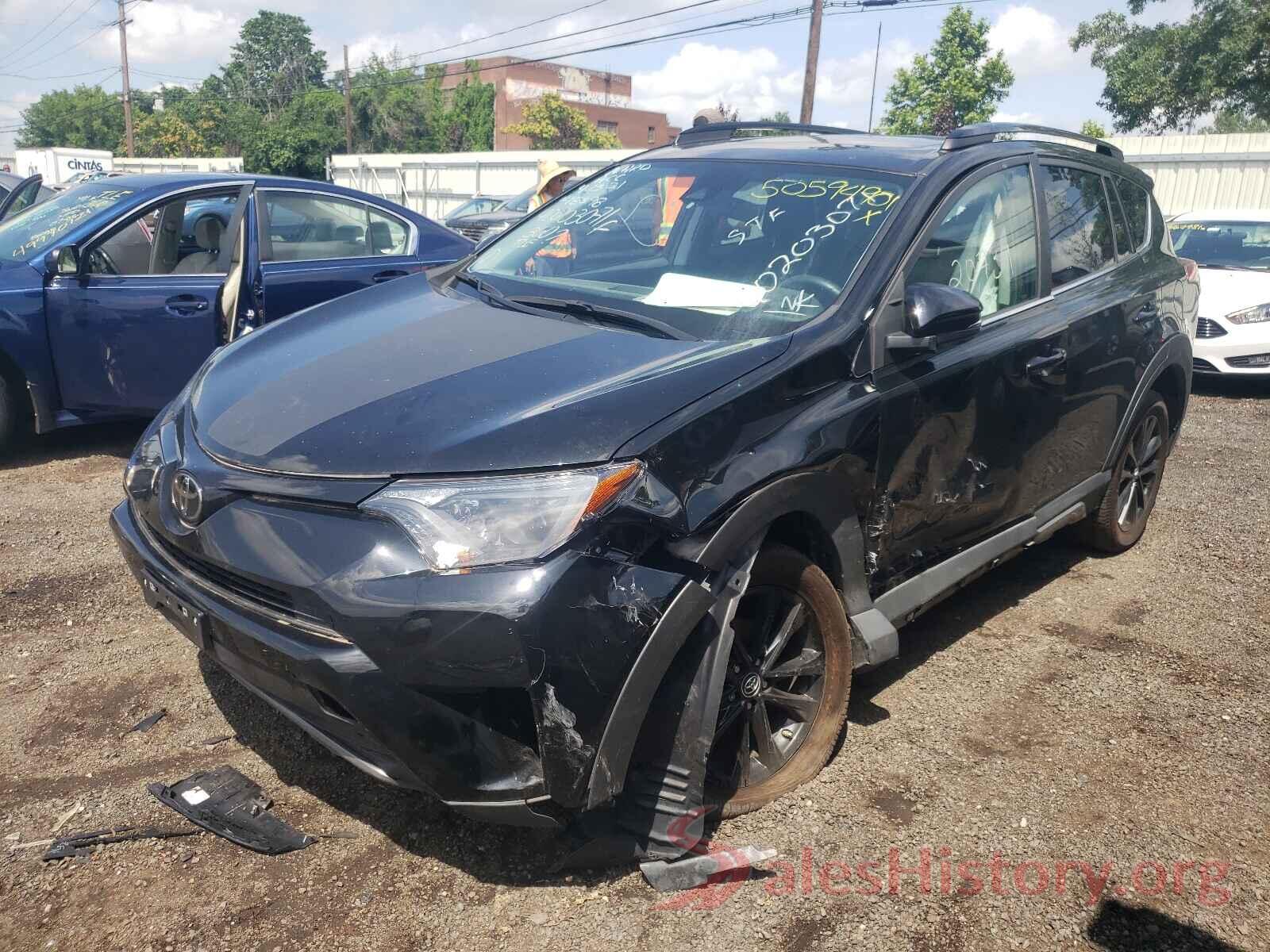 2T3RFREV3JW804823 2018 TOYOTA RAV4