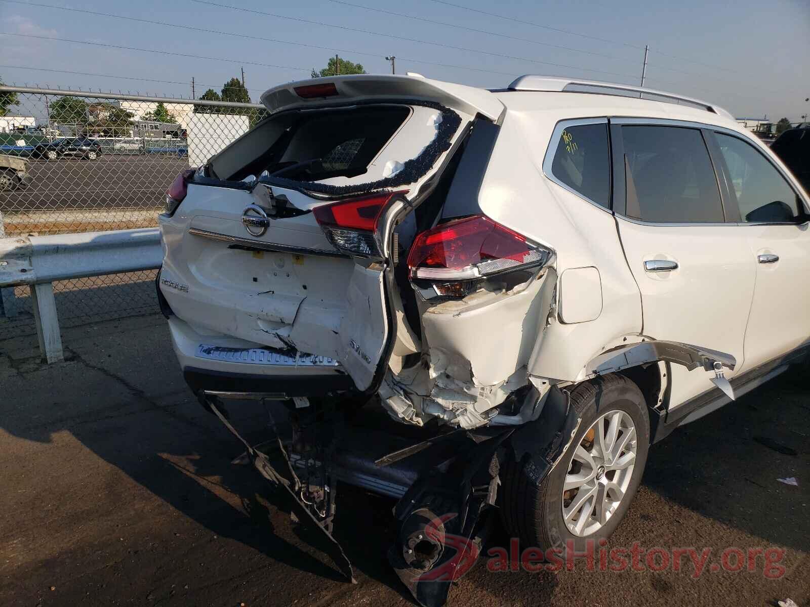 KNMAT2MV8JP500879 2018 NISSAN ROGUE