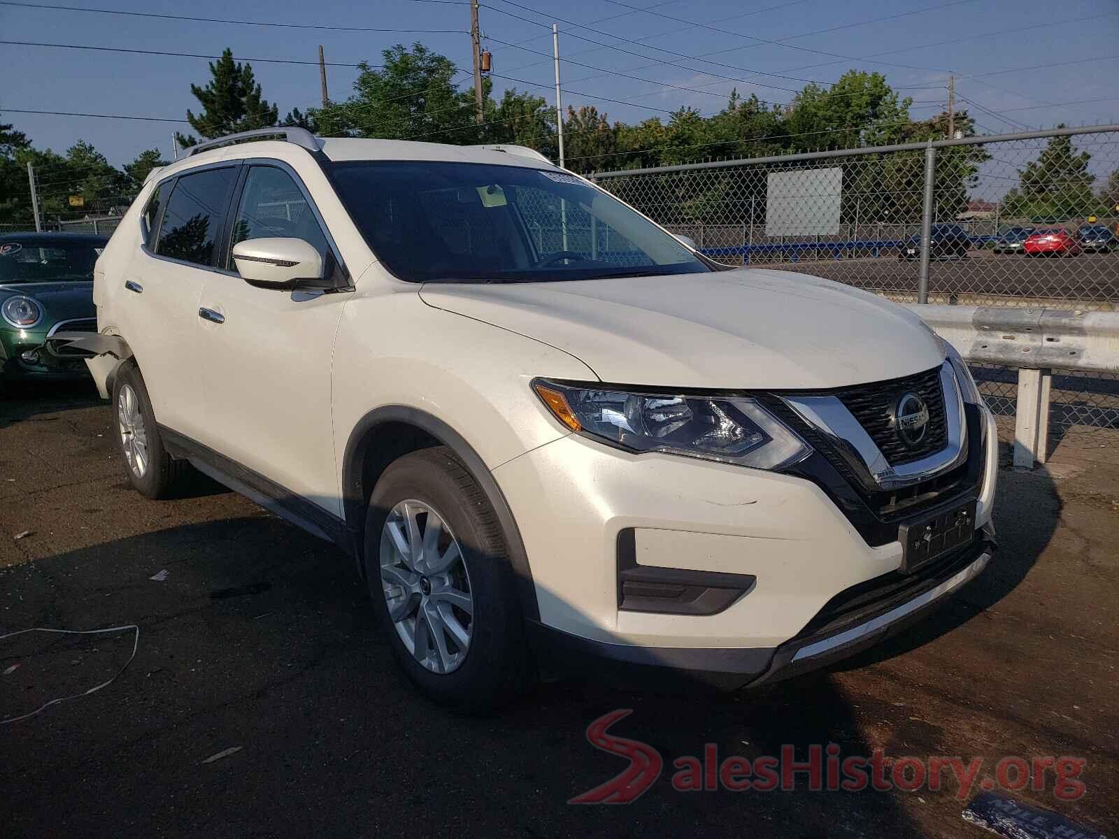 KNMAT2MV8JP500879 2018 NISSAN ROGUE