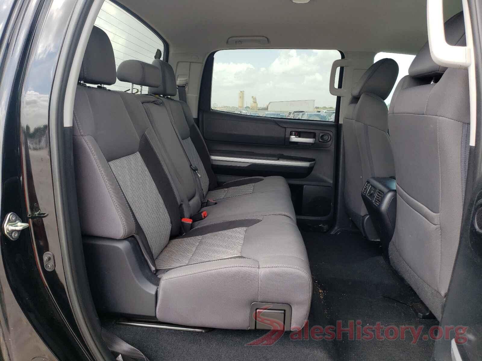 5TFEM5F18HX111762 2017 TOYOTA TUNDRA