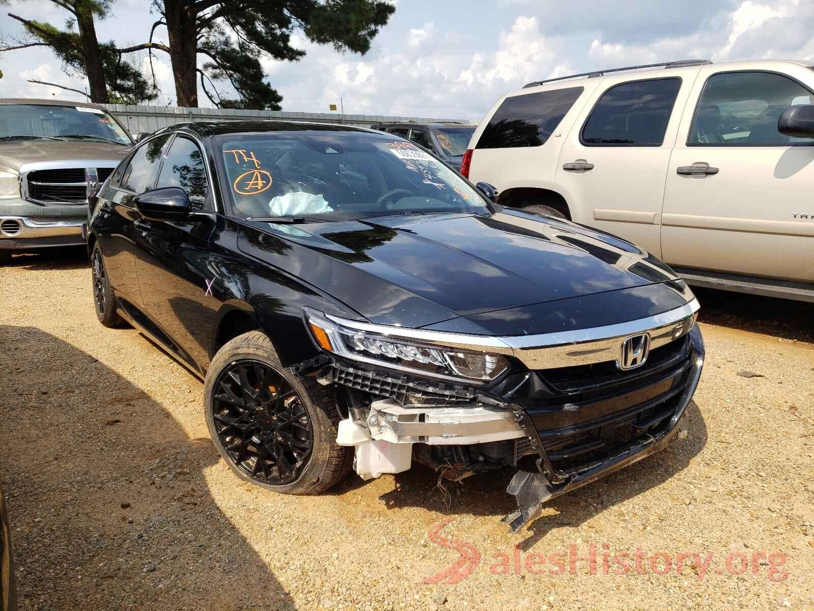 1HGCV1F18JA113969 2018 HONDA ACCORD