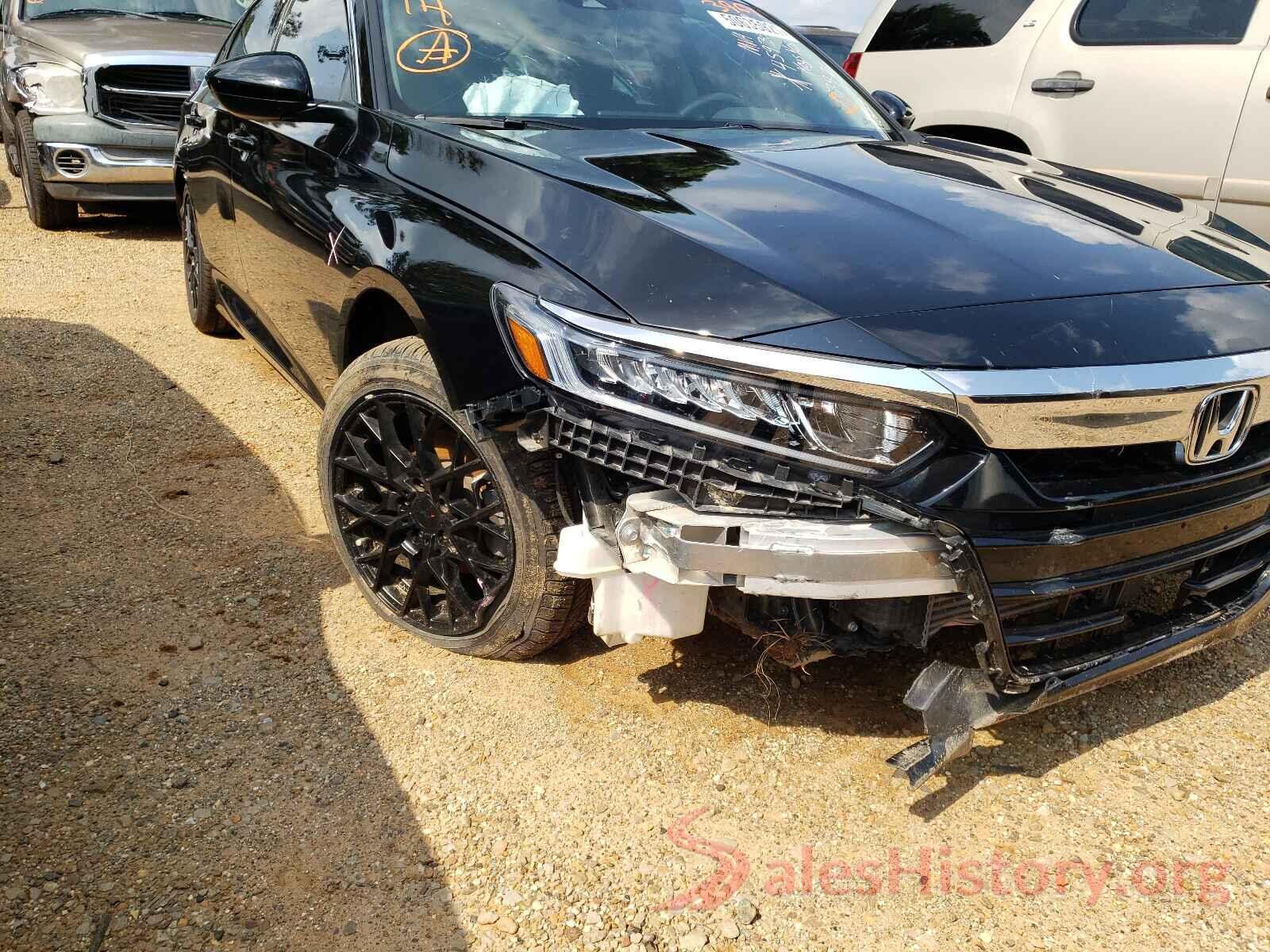 1HGCV1F18JA113969 2018 HONDA ACCORD