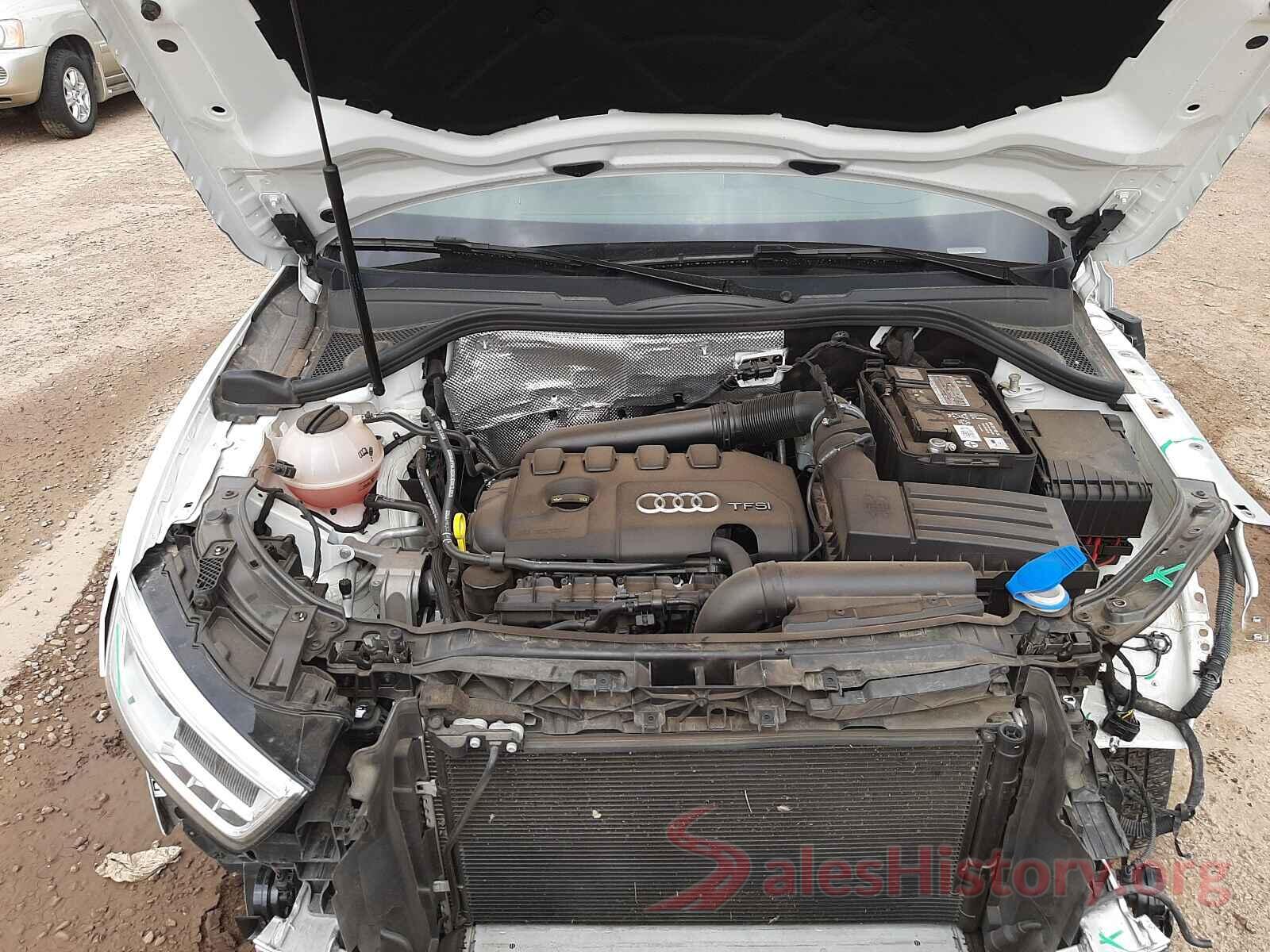 WA1HCCFS8JR000906 2018 AUDI Q3