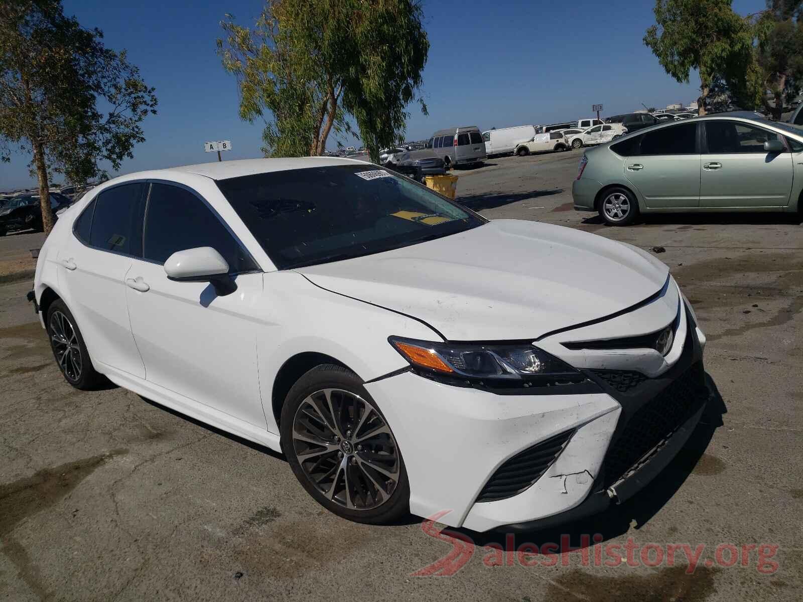 4T1B11HK6JU552108 2018 TOYOTA CAMRY