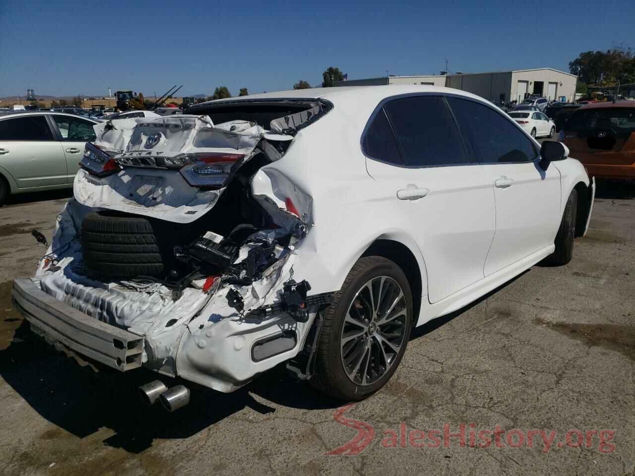 4T1B11HK6JU552108 2018 TOYOTA CAMRY