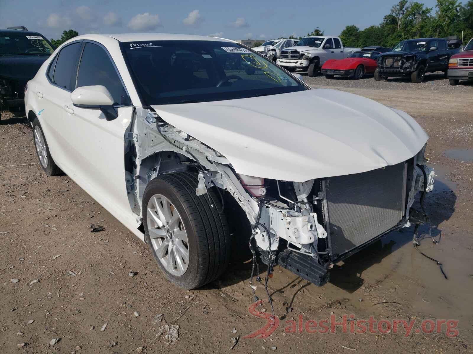 JTNB11HK1J3005740 2018 TOYOTA CAMRY