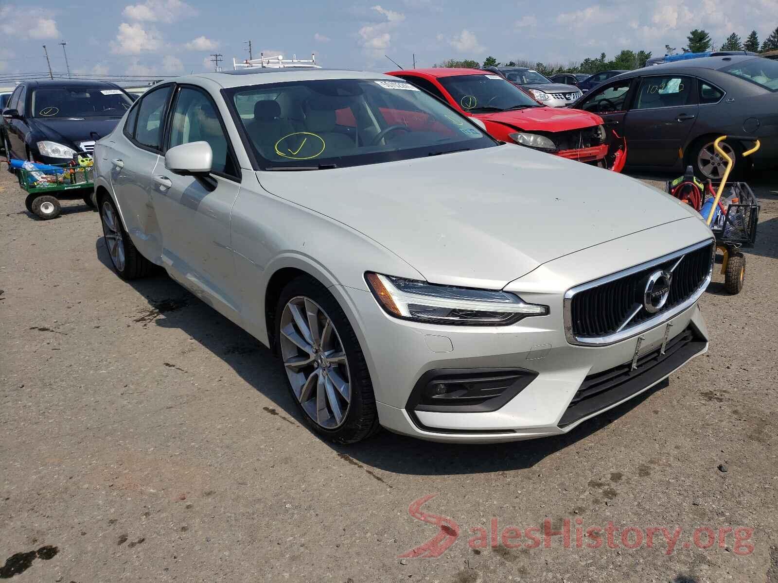 7JRA22TK2KG017952 2019 VOLVO S60