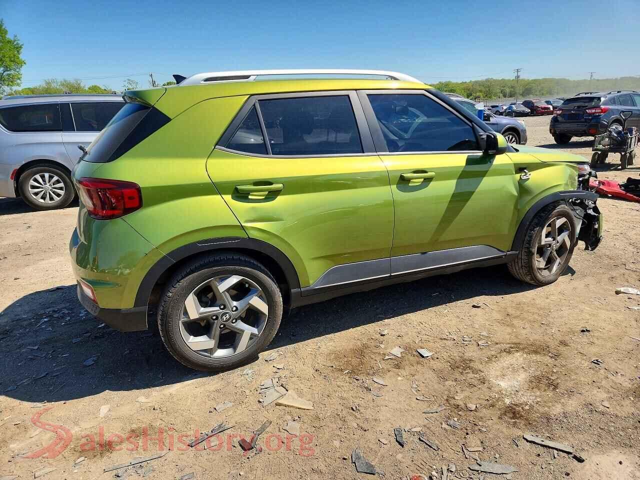 2022 HYUNDAI VENUE VIN KMHRC8A32NU154159, right side view